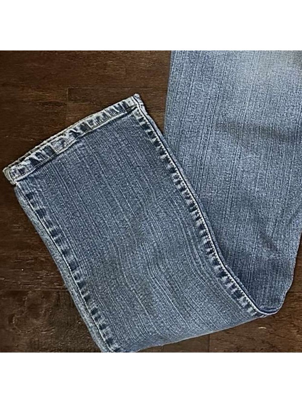 LEVIS-Vintage 550 bootcut jeans, size 6-EUC - Picture 11 of 14